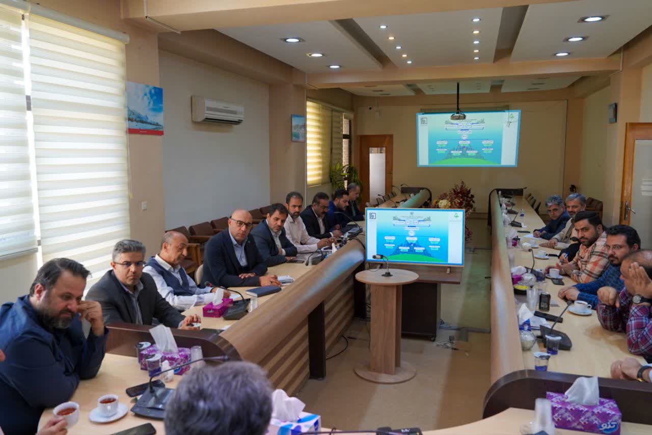 برگزاری نشست بررسی مسائل و مشکلات نهضت ملی مسکن شهر جدید بهارستان با حضور دکتر محمودزاده