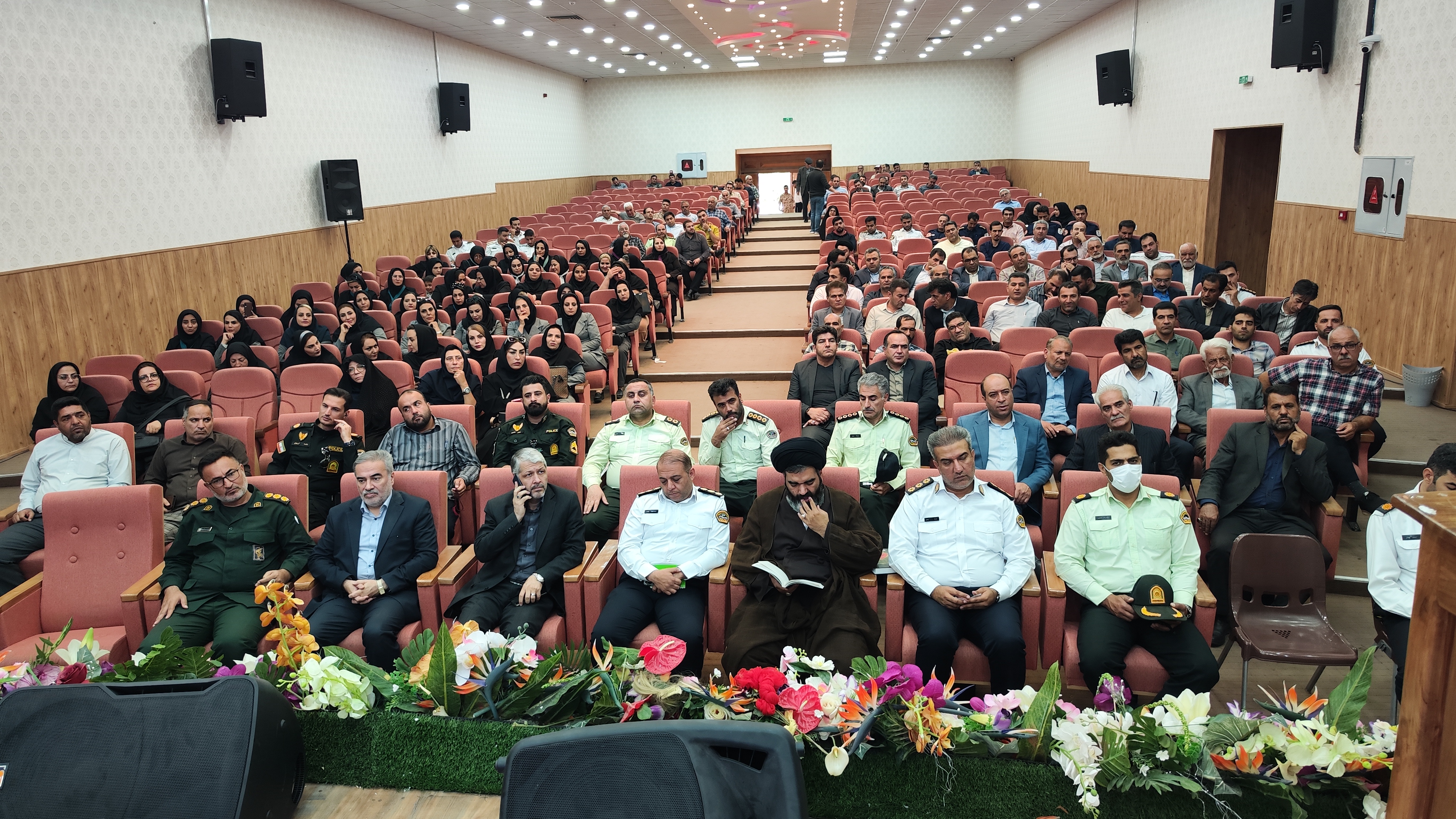 مراسم تودیع و معارفه رئیس پلیس راهور شهر بهارستان برگزار شد