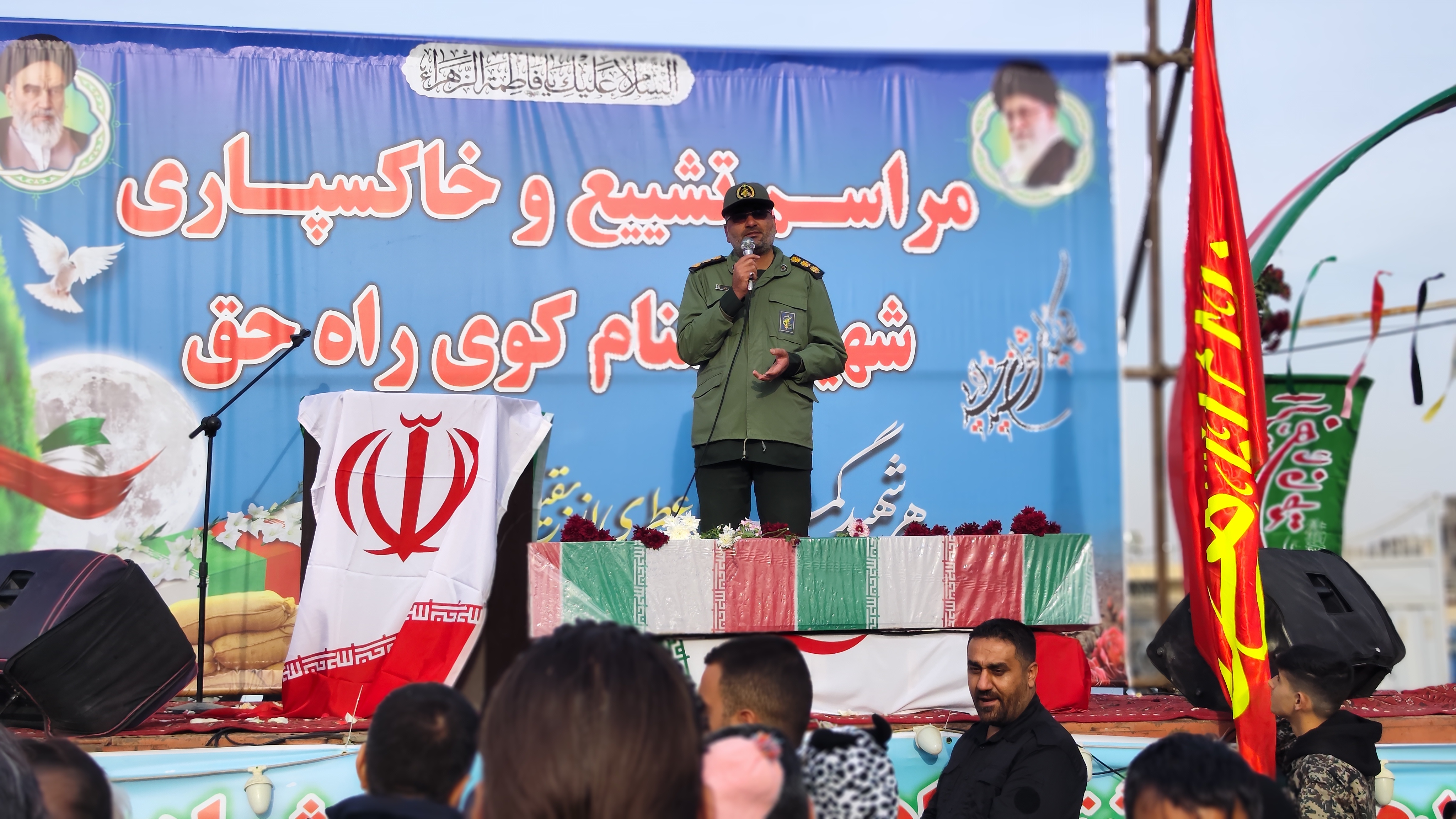 پیکر مطهر شهید گمنام دوران دفاع مقدس در کوی راه حق تشییع و خاکسپاری شد