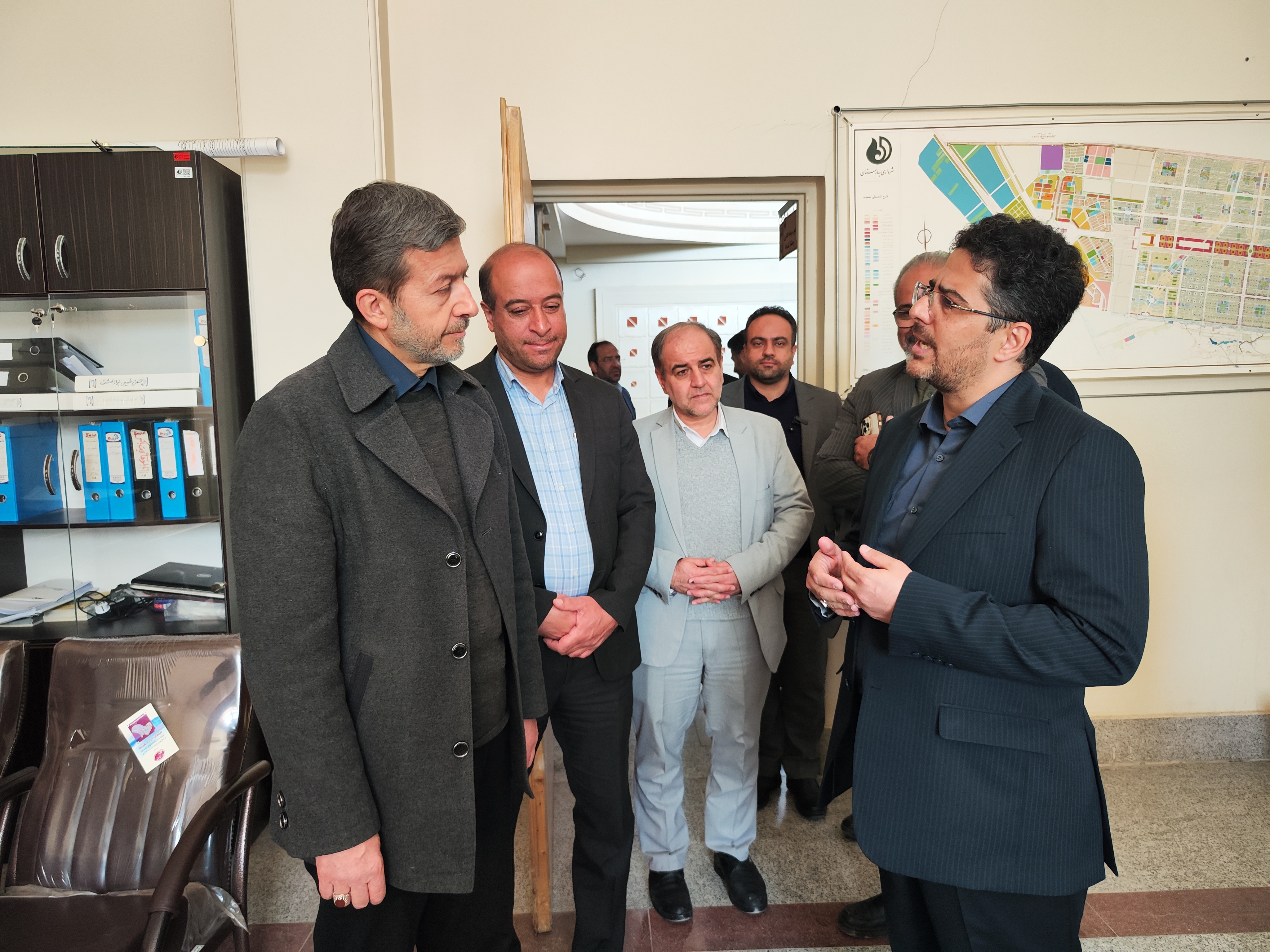 بازدید سرزده دکتر جمالی نژاد استاندار اصفهان از شهرداری و شرکت عمران بهارستان