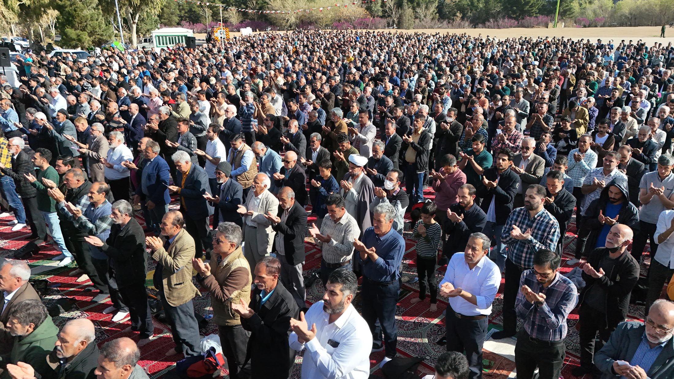 نماز عید فطر شهر بهارستان 