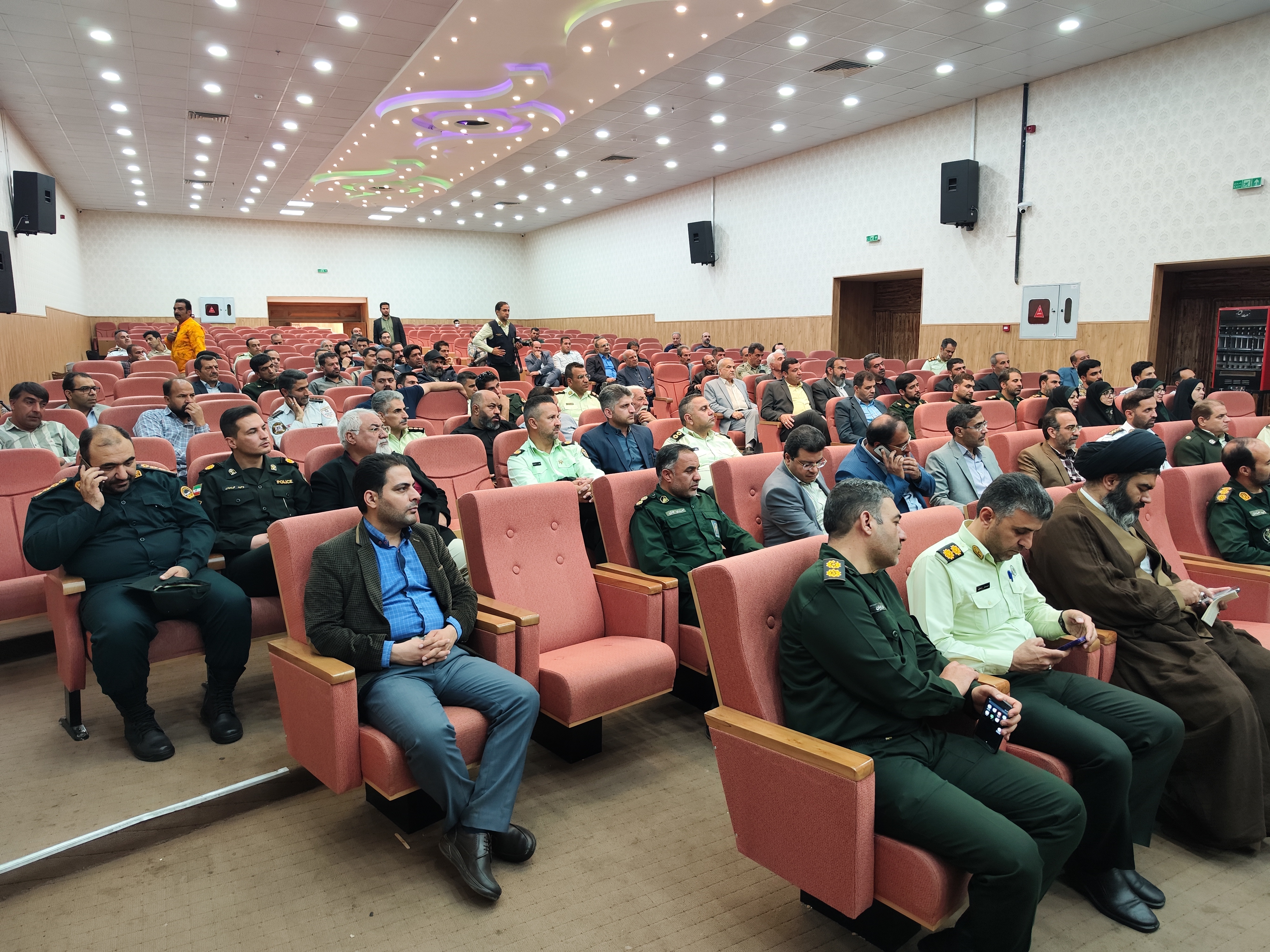 مراسم تکریم و معارفه ریاست کلانتری ۲۲ شهر بهارستان 