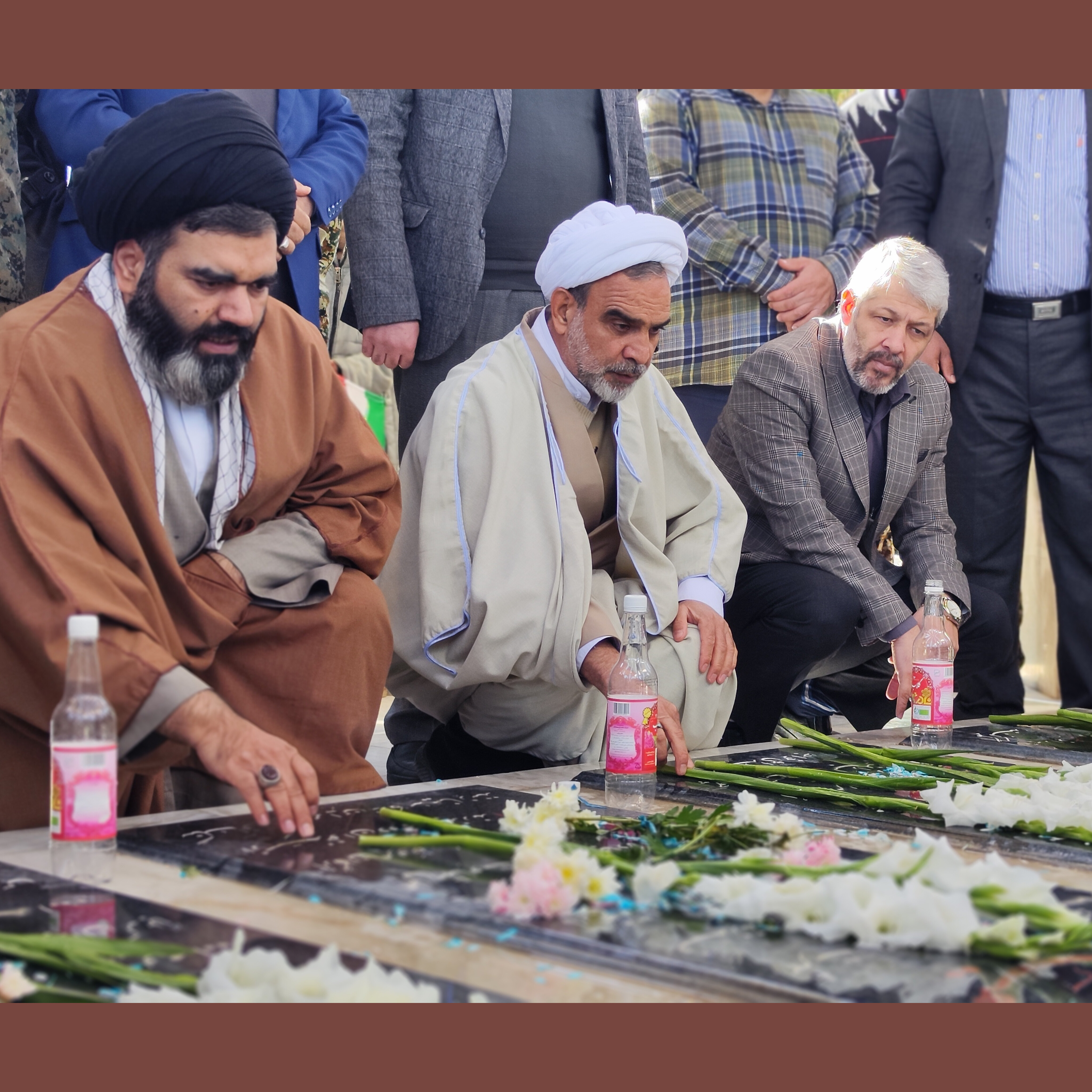  غبارروبی گلزار مطهر شهدای گمنام بهارستان به مناسبت آغاز دهه فجر