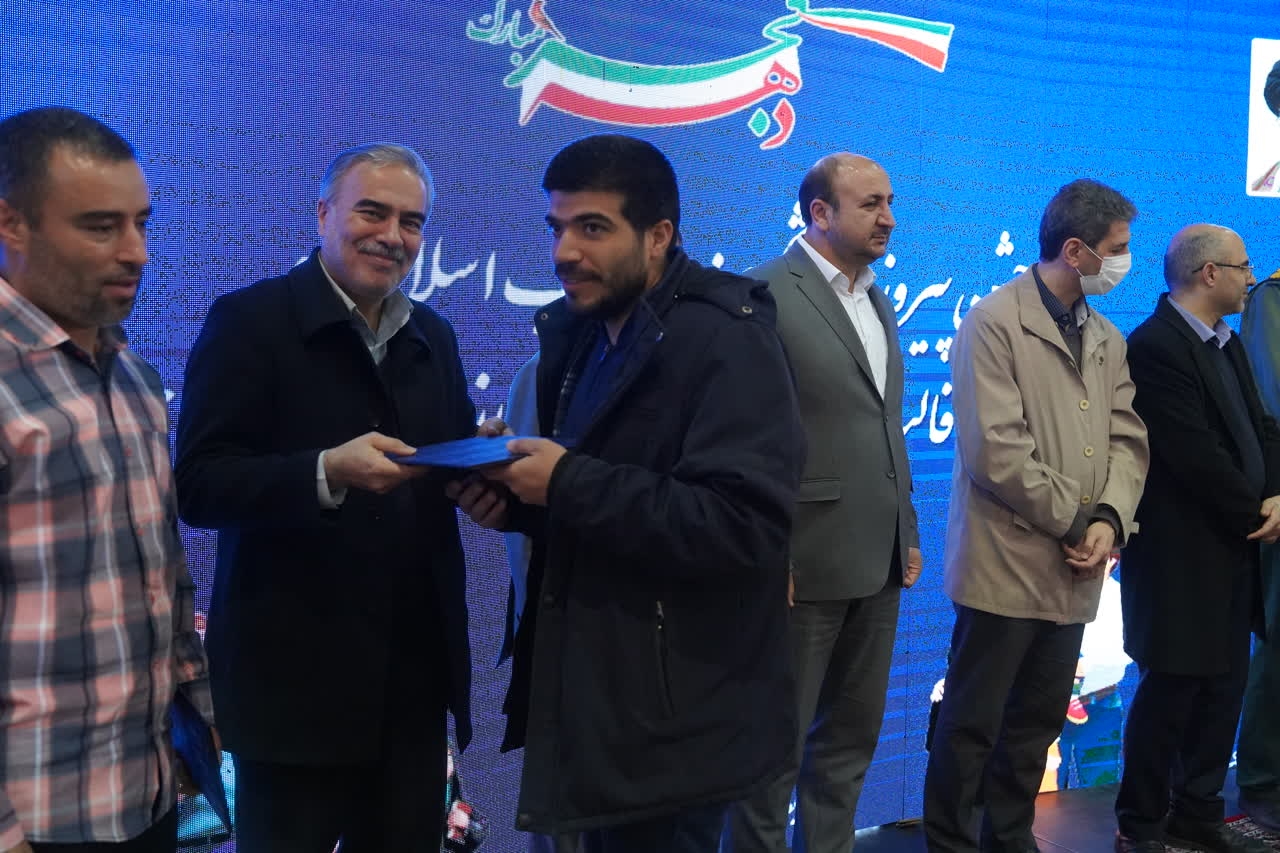 اهدای زمین به 464 خانواده های دارای 4 فرزند در شهر جدید بهارستان