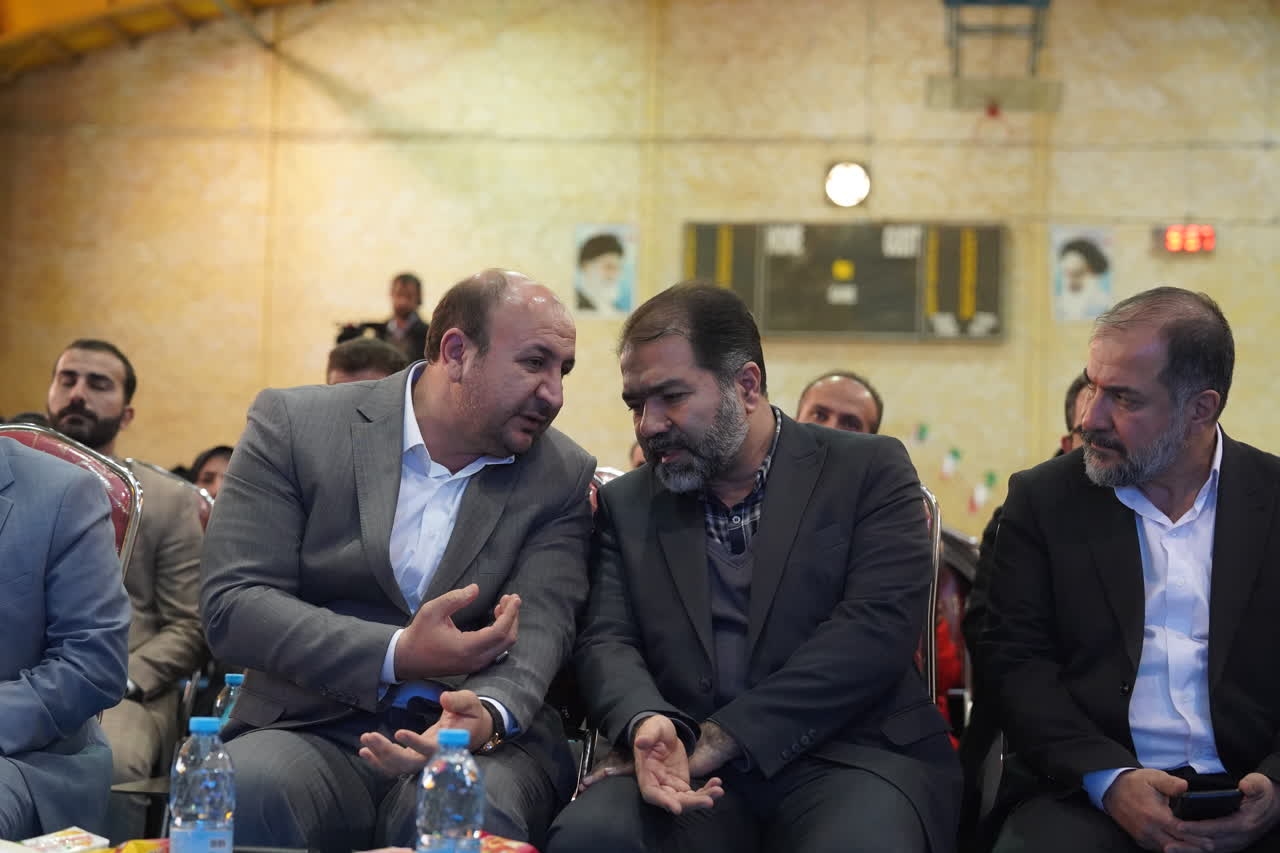 اهدای زمین به 464 خانواده های دارای 4 فرزند در شهر جدید بهارستان